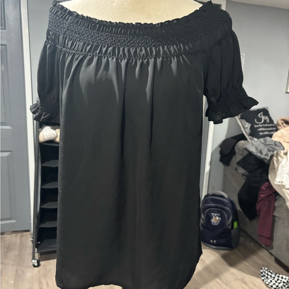 NWOT Chic Off-Shoulder boho Black shirt
